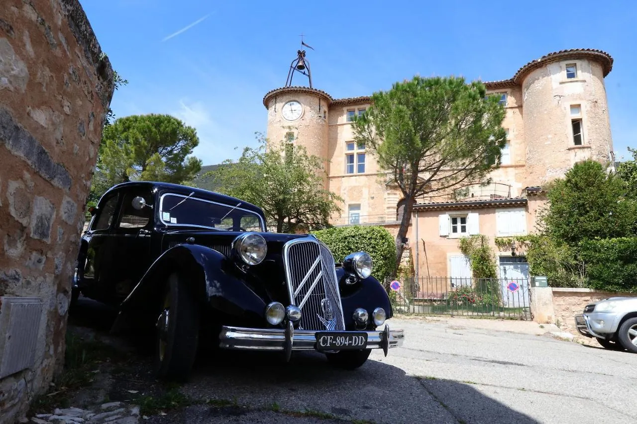 Sous Le Chateau Rustrel 0*,  France